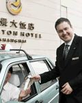 Taxi Drivers Honored By Shanghai Hotel
